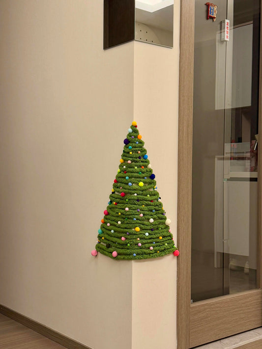 Cozy Corner Christmas Tree — DIY Wall Hanging Holiday Decor