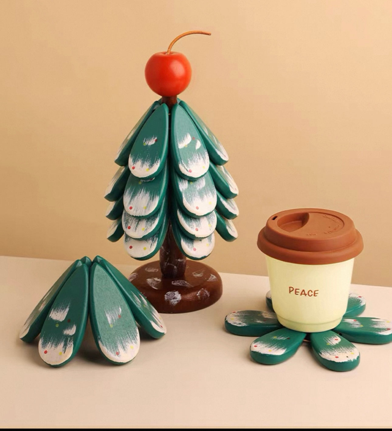 Creative Wooden Christmas Tree ā Heat Insulation Mat & Festive Decor